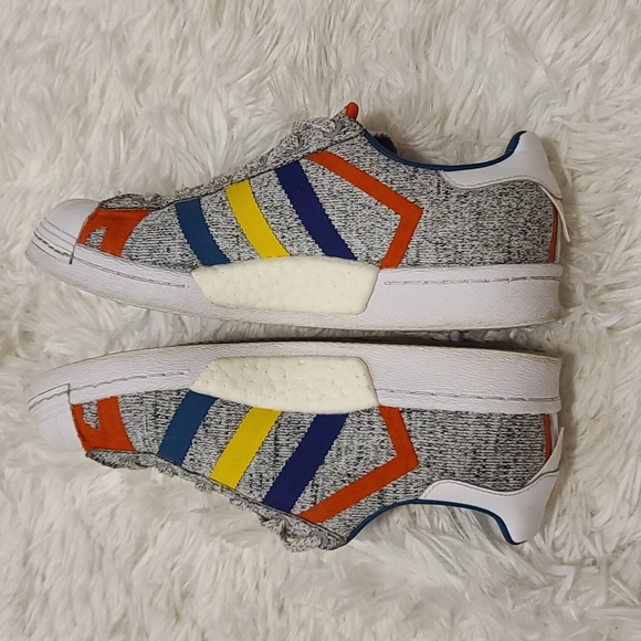 SOLD Adidas Superstar Boost 6 mens, 8 womens - Picture 5 of 8